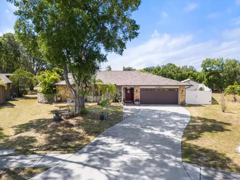 926 Plum Tree Ln, Sarasota, FL 34243