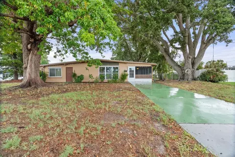 2505 N Radcliffe Pl, Bradenton, FL 34207