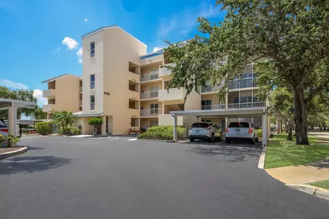 4110 Ironwood Cir #201, Bradenton, FL 34209