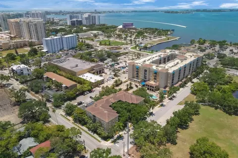 1268 11th St #2404, Sarasota, FL 34236
