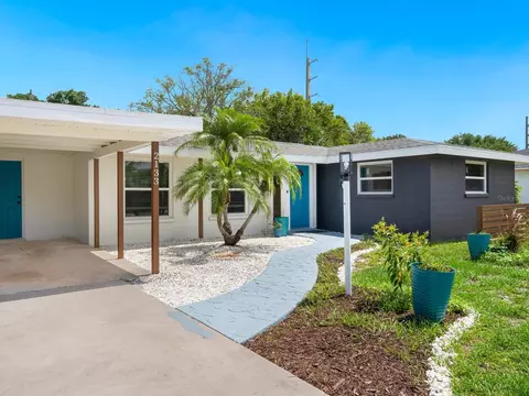 2133 Fiesta Dr, Sarasota, FL 34231