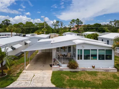 2221 Piazza Dr, Sarasota, FL 34238