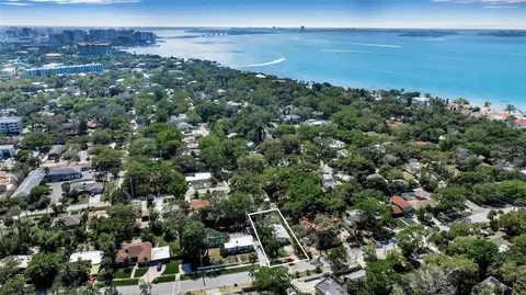 996 Virginia Dr, Sarasota, FL 34234