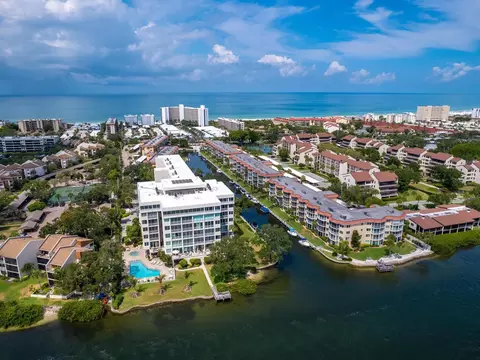 1350 N Portofino Dr #309, Sarasota, FL 34242