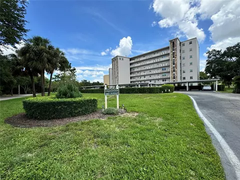 3660 Ironwood Cir #502M, Bradenton, FL 34209