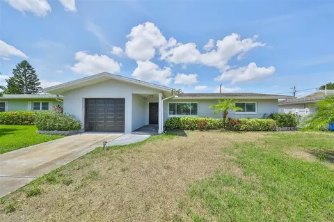 576 Seacrest Dr, Largo, FL 33771