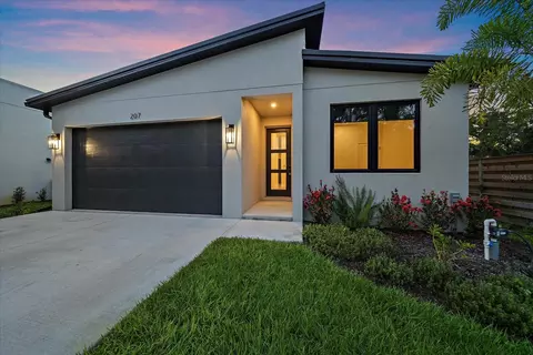 207 Chandler Rd, Nokomis, FL 34275