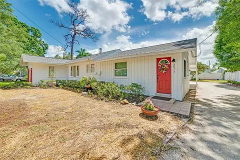 211 43rd St W, Bradenton, FL 34209