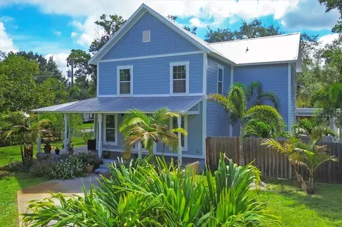 205 16th St E, Bradenton, FL 34208