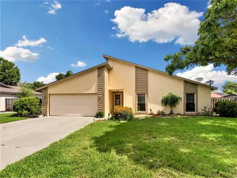925 Cypress Wood Ln, Sarasota, FL 34243