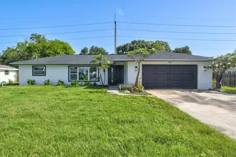 2141 Fiesta Dr, Sarasota, FL 34231