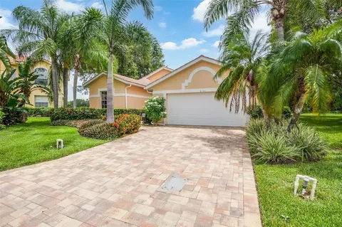 5133 Treesdale Ct, Sarasota, FL 34238