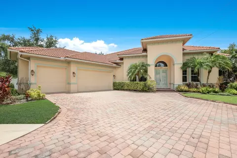 5300 Nathaniel Pl, Sarasota, FL 34233
