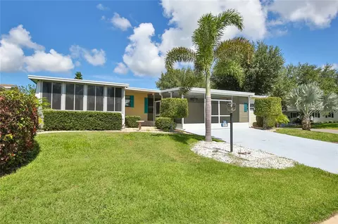 8517 Countess Avenue Cir, Palmetto, FL 34221