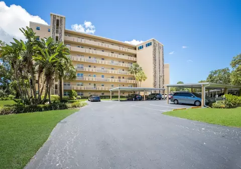 3640 Ironwood Cir #305N, Bradenton, FL 34209