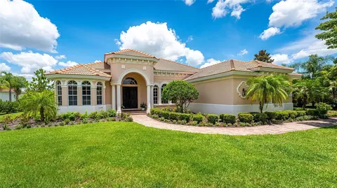 8304 Wisteria Pl, Bradenton, FL 34202