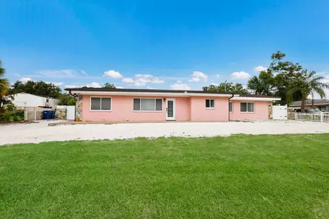 707 66th Ave W, Bradenton, FL 34207