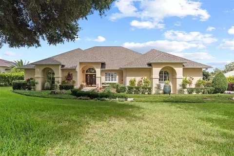5712 Crestview Dr, Lady Lake, FL 32159