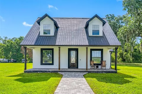 673 Half Mile Rd, Plant City, FL 33565