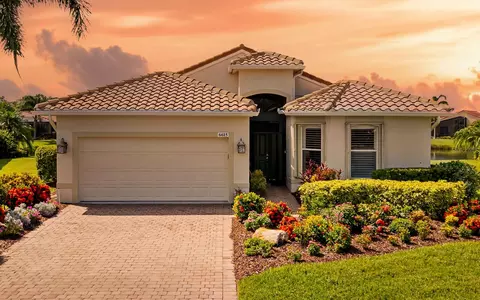 6615 41st Street Cir E, Sarasota, FL 34243