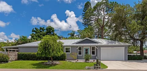 1802 Bayonne St, Sarasota, FL 34231