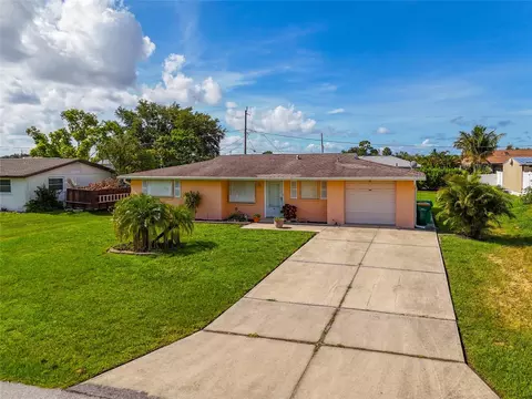 191 Cypress Ave NW, Port Charlotte, FL 33952