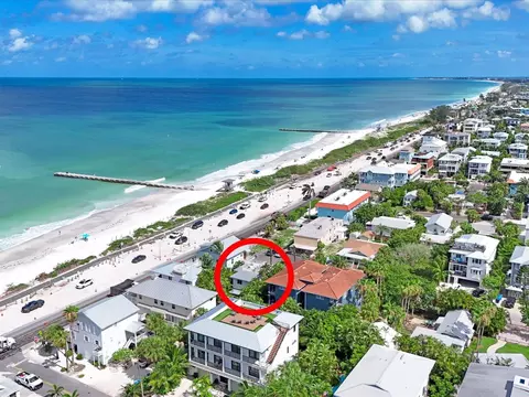 103 11th St S, Bradenton Beach, FL 34217