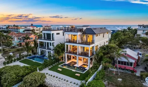 114 8th St S, Bradenton Beach, FL 34217