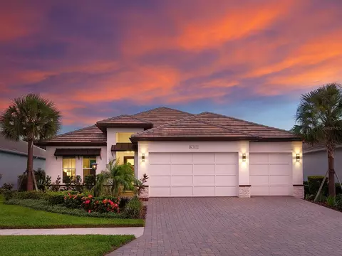 8277 Grande Shores Dr, Sarasota, FL 34240