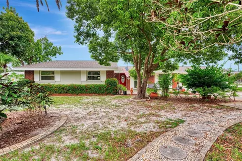 2731 Darwin Ave, Sarasota, FL 34239
