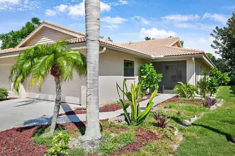 7177 N Wood Creek Dr NW #7, Sarasota, FL 34231
