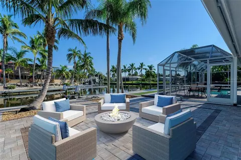 5613 Cape Leyte Dr, Sarasota, FL 34242