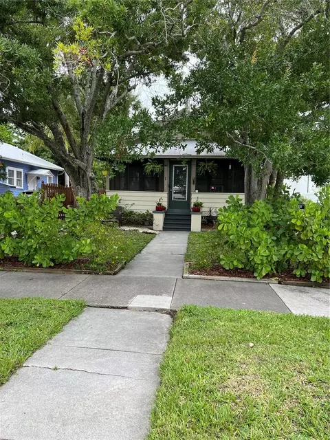 1668 Oak St, Sarasota, FL 34236
