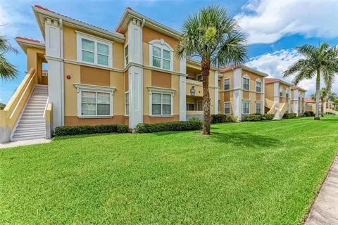 1025 Villagio Cir #108, Sarasota, FL 34237