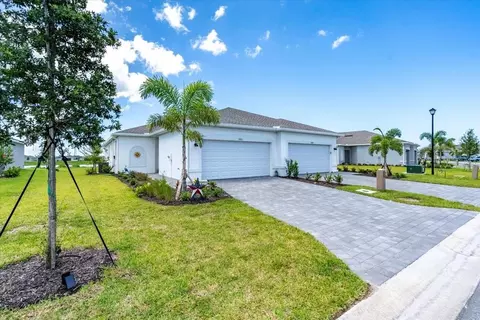 8763 Saint Kitts Cir, Englewood, FL 34224
