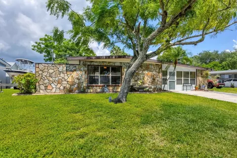 2803 22nd St W, Bradenton, FL 34205