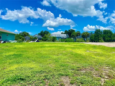 4615 3rd Ave E, Bradenton, FL 34208