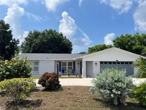 906 Southern Pine Ln, Sarasota, FL 34243