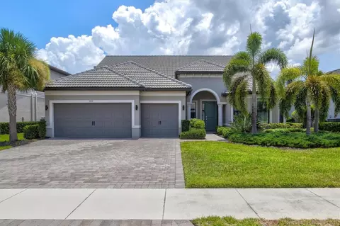7977 Grande Shores Dr, Sarasota, FL 34240