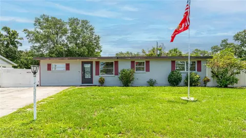 5811 2nd St W, Bradenton, FL 34207