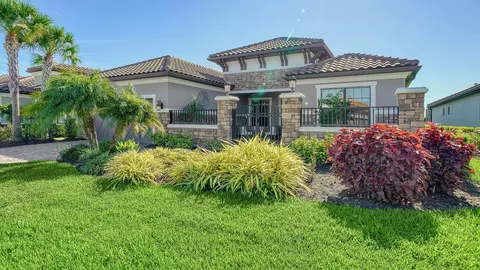 8708 Mangilli Rd, Sarasota, FL 34238
