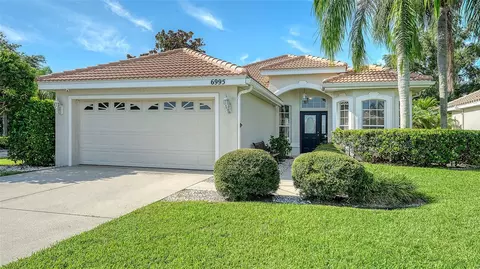 6995 Superior Street Cir, Sarasota, FL 34243
