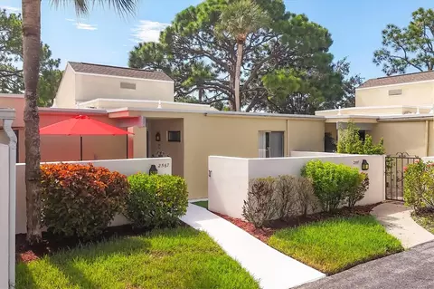 2567 Glebe Farm Close #I5, Sarasota, FL 34235