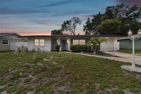 5211 13th Avenue Dr W, Bradenton, FL 34209