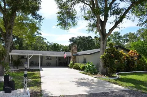 9400 93rd St, Seminole, FL 33777