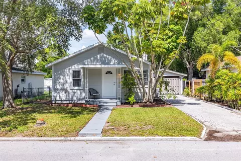 1430 17th St W, Bradenton, FL 34205