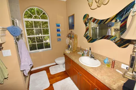 Bath - 2107 89th St NW, Bradenton, FL 34209 photo 2 of 6