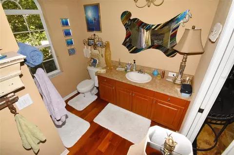 Bath - 2107 89th St NW, Bradenton, FL 34209 photo 1 of 6