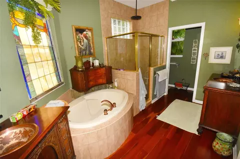 Bath - 2107 89th St NW, Bradenton, FL 34209 photo 6 of 6