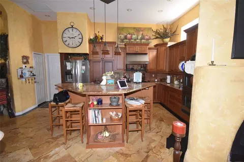 Kitchen - 2107 89th St NW, Bradenton, FL 34209 photo 3 of 4